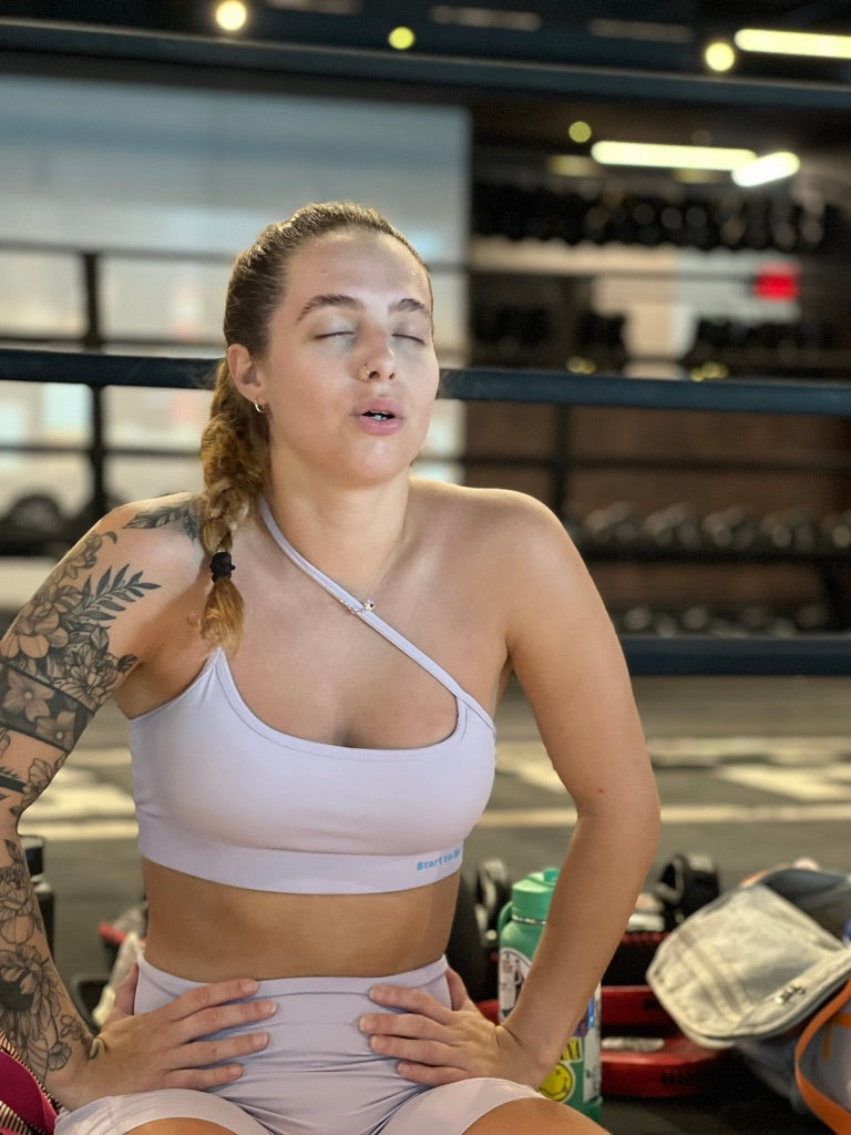 Asymmetrical Sports Bra in Soft Orchid